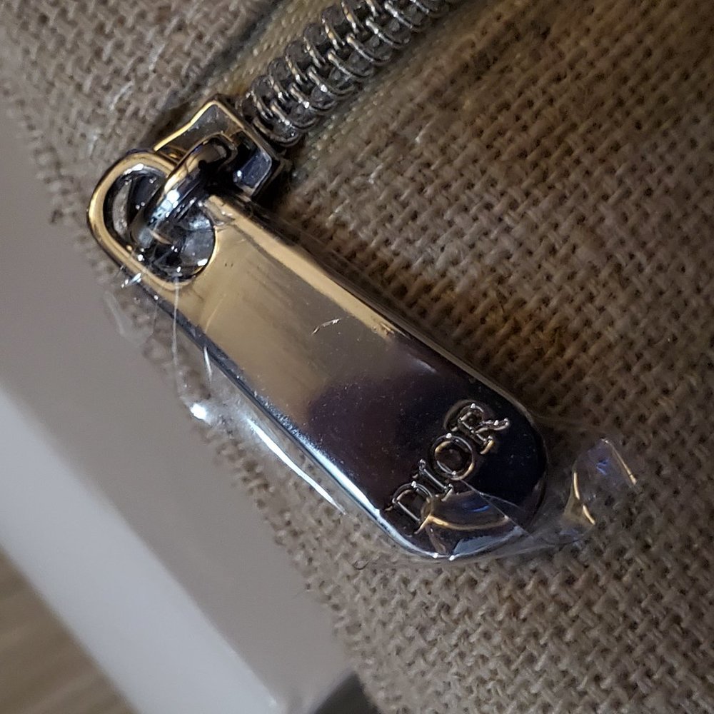 BNIB Dior linen logo pouch - Picture 6 of 7